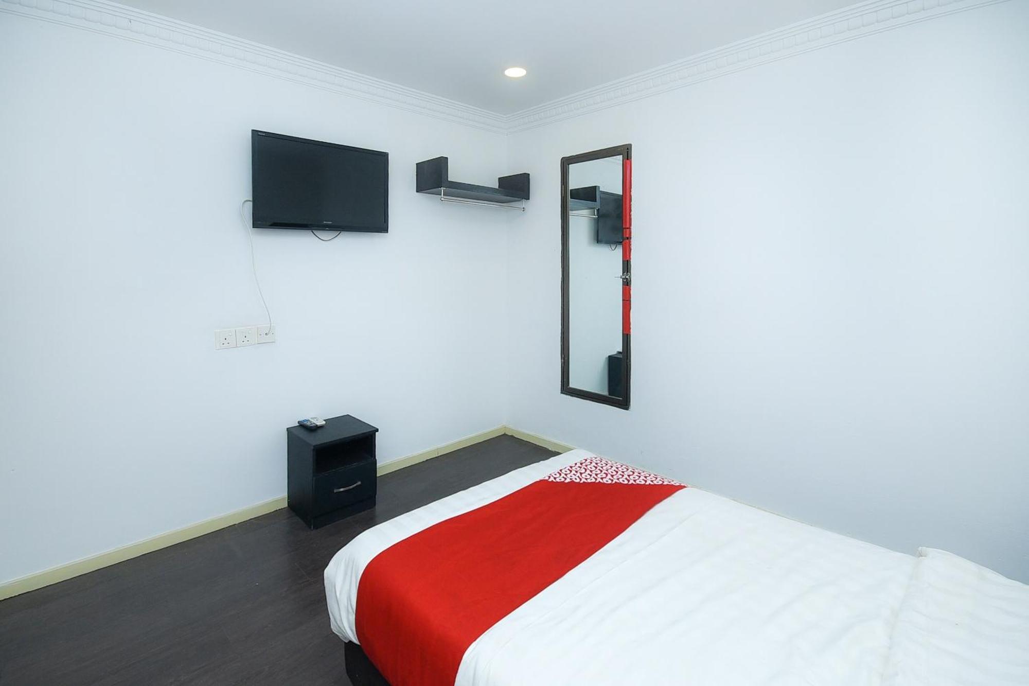 Oyo 90820 River Inn Miri Extérieur photo