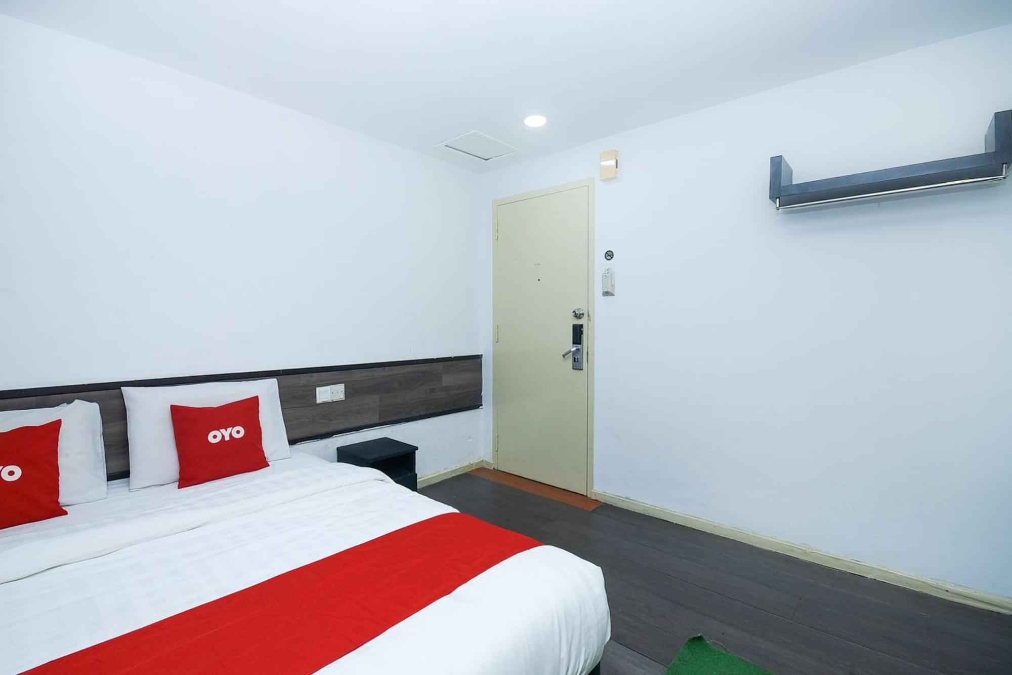 Oyo 90820 River Inn Miri Extérieur photo