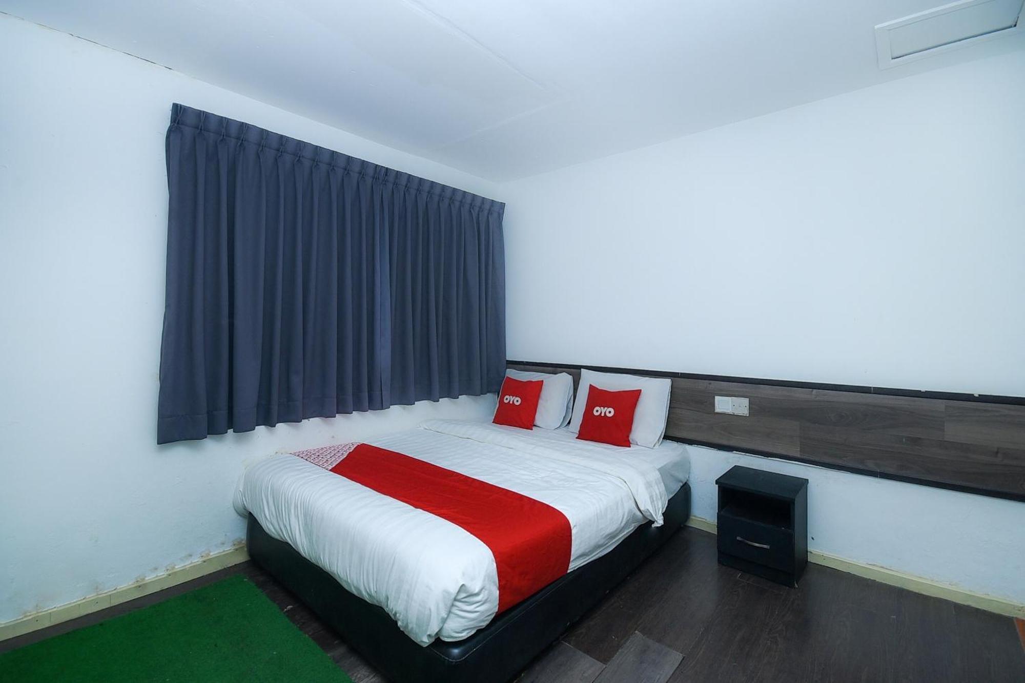 Oyo 90820 River Inn Miri Extérieur photo